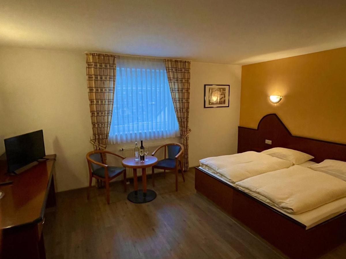 Hotel Haus Hubertus Elsdorf Экстерьер фото