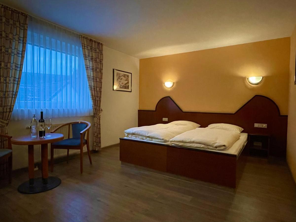 Hotel Haus Hubertus Elsdorf Экстерьер фото
