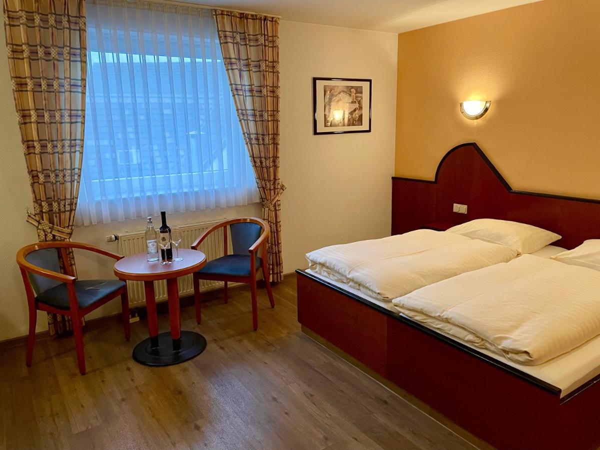 Hotel Haus Hubertus Elsdorf Экстерьер фото