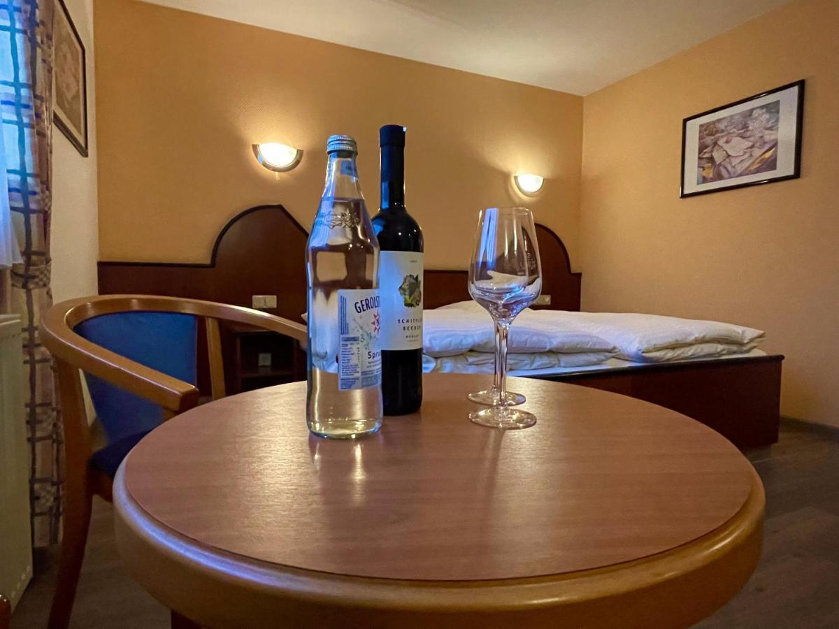 Hotel Haus Hubertus Elsdorf Экстерьер фото
